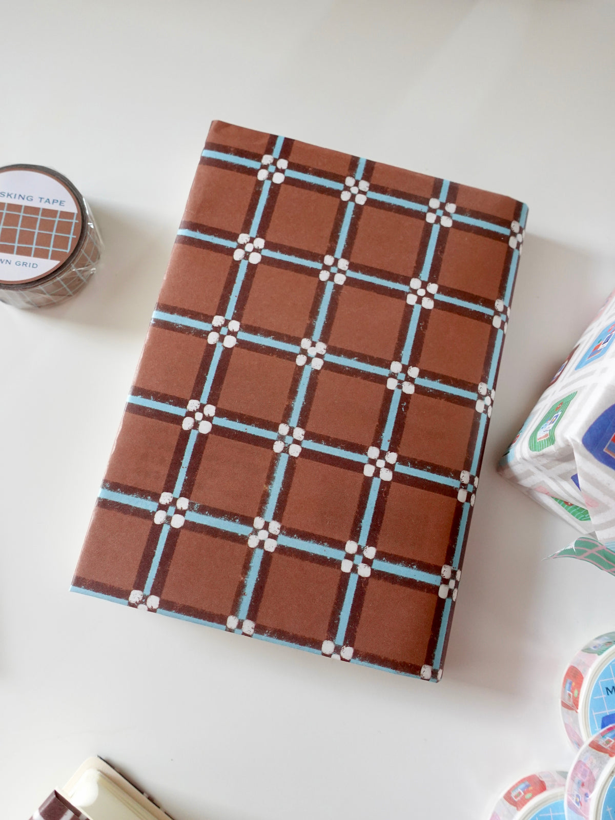 Design Paper - Brown Minsa pattern
